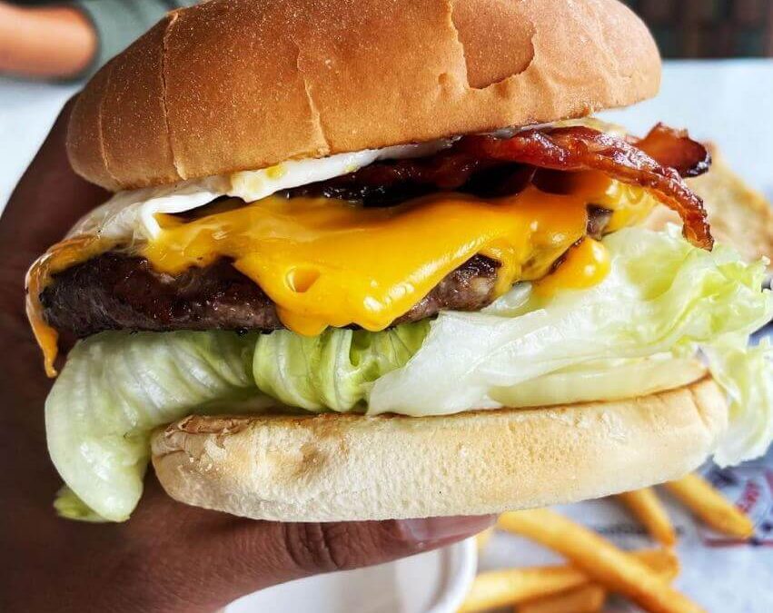 How Burger Franchises in the USA Revolutionized Fast Food